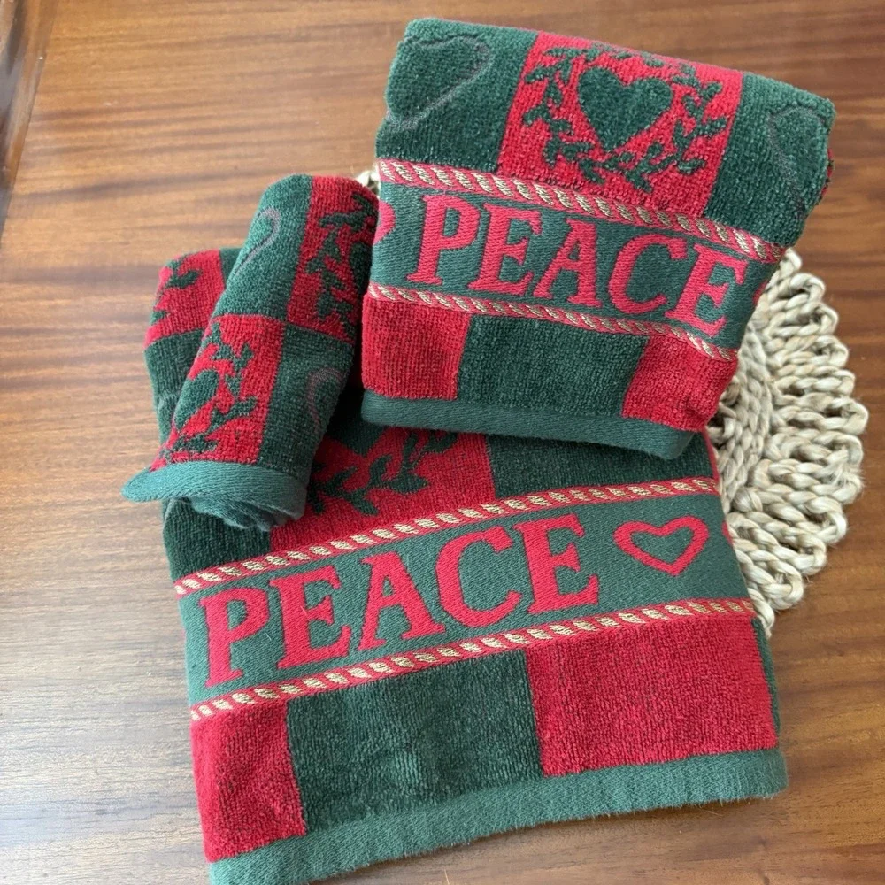 Christmas Peace Towel Set Red Green Checkerboard Hearts Gold Trim Cotton 3-Piece